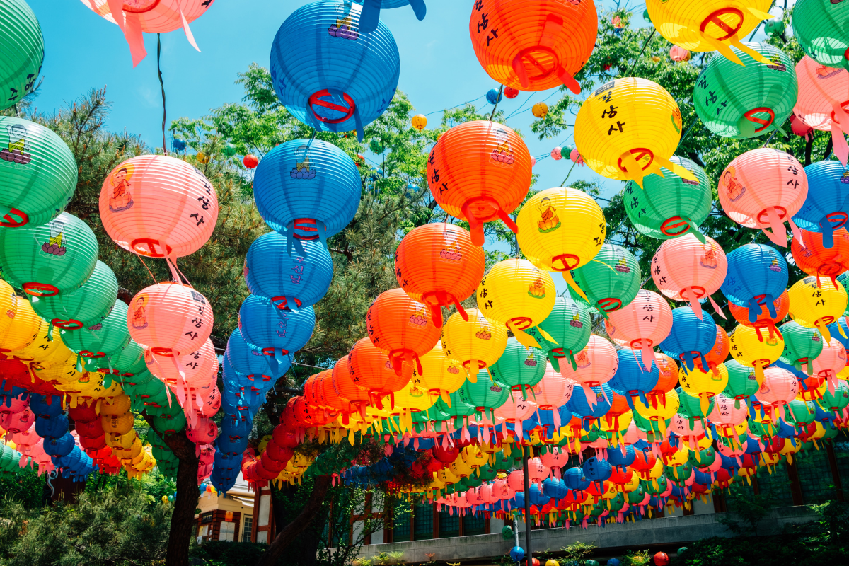 City Guide Seoul South Korean - explore the city on foot - paper lanterns