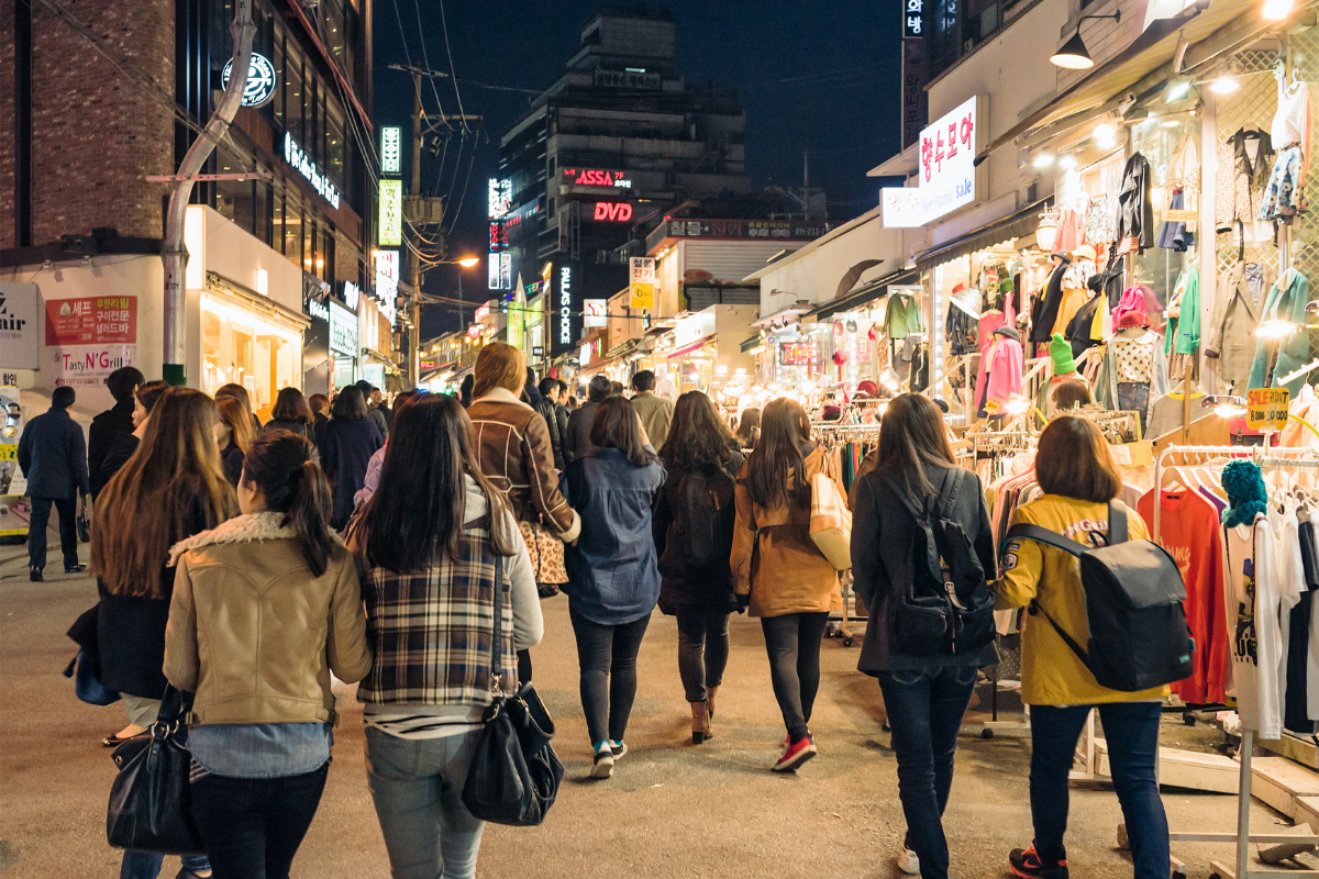 City Guide - Seoul South Korea - Shopping street full of people