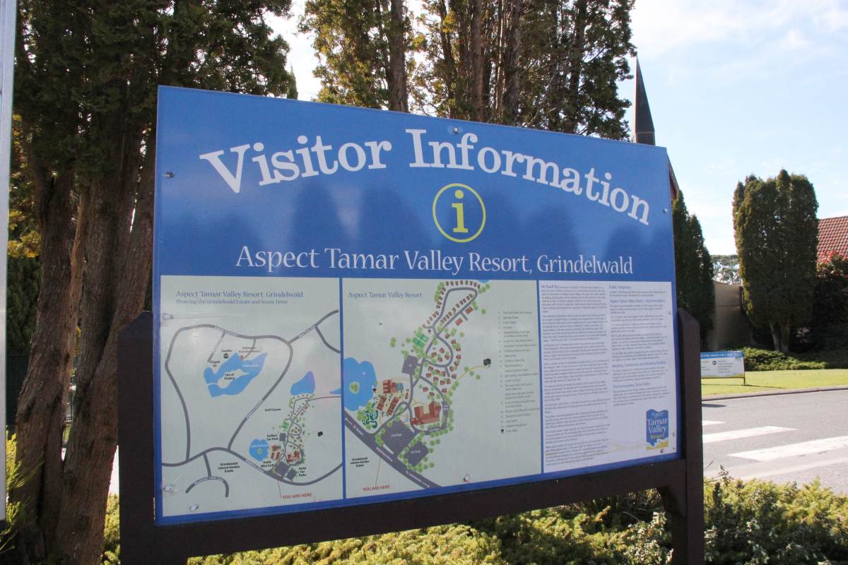 Visitor sign of the Aspect Tamar Valley Resort Grindlewald Tasmania
